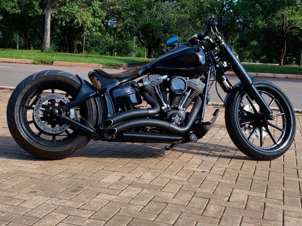 HARLEY-DAVIDSON SOFTAIL BREAKOUT FXSB