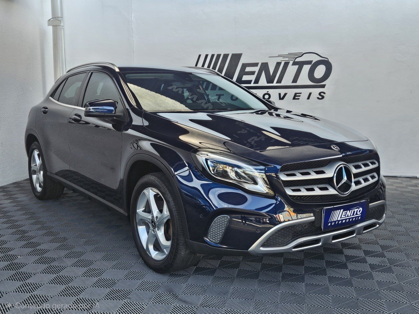 MERCEDES-BENZ GLA 200