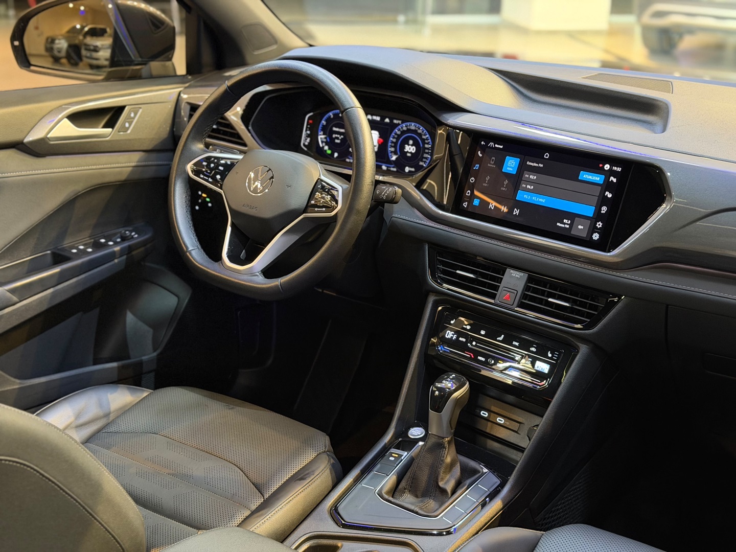 Volkswagen Taos 1.4 250 TSI Total Flex Highline Automático - foto 14