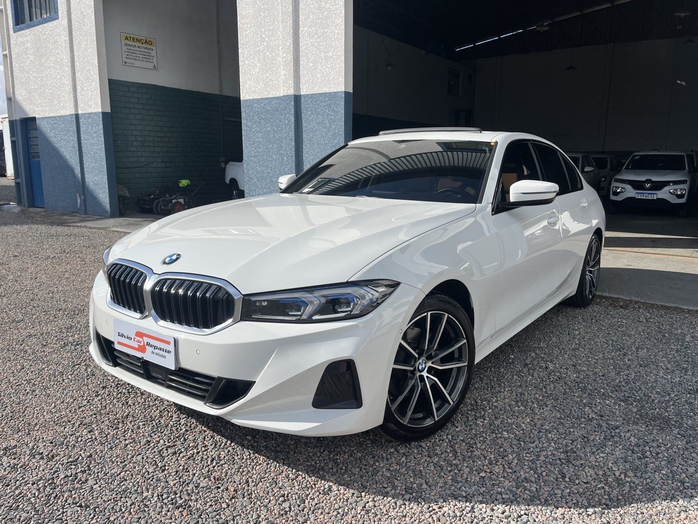 BMW 320i