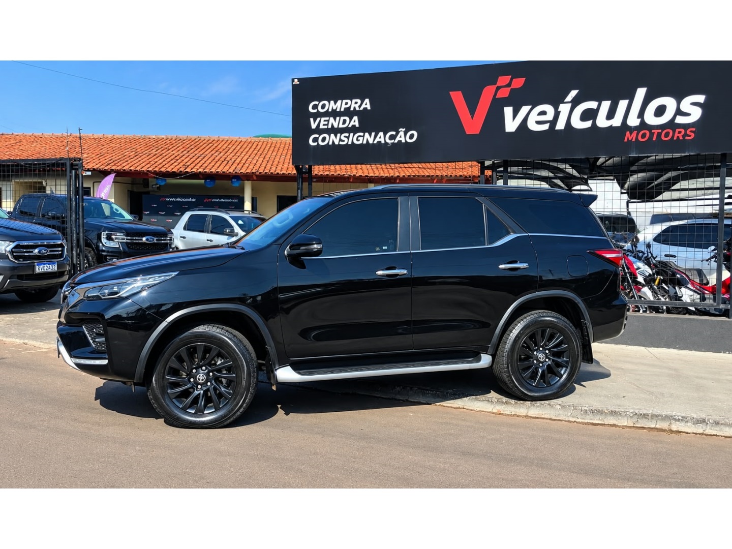 TOYOTA HILUX SW4