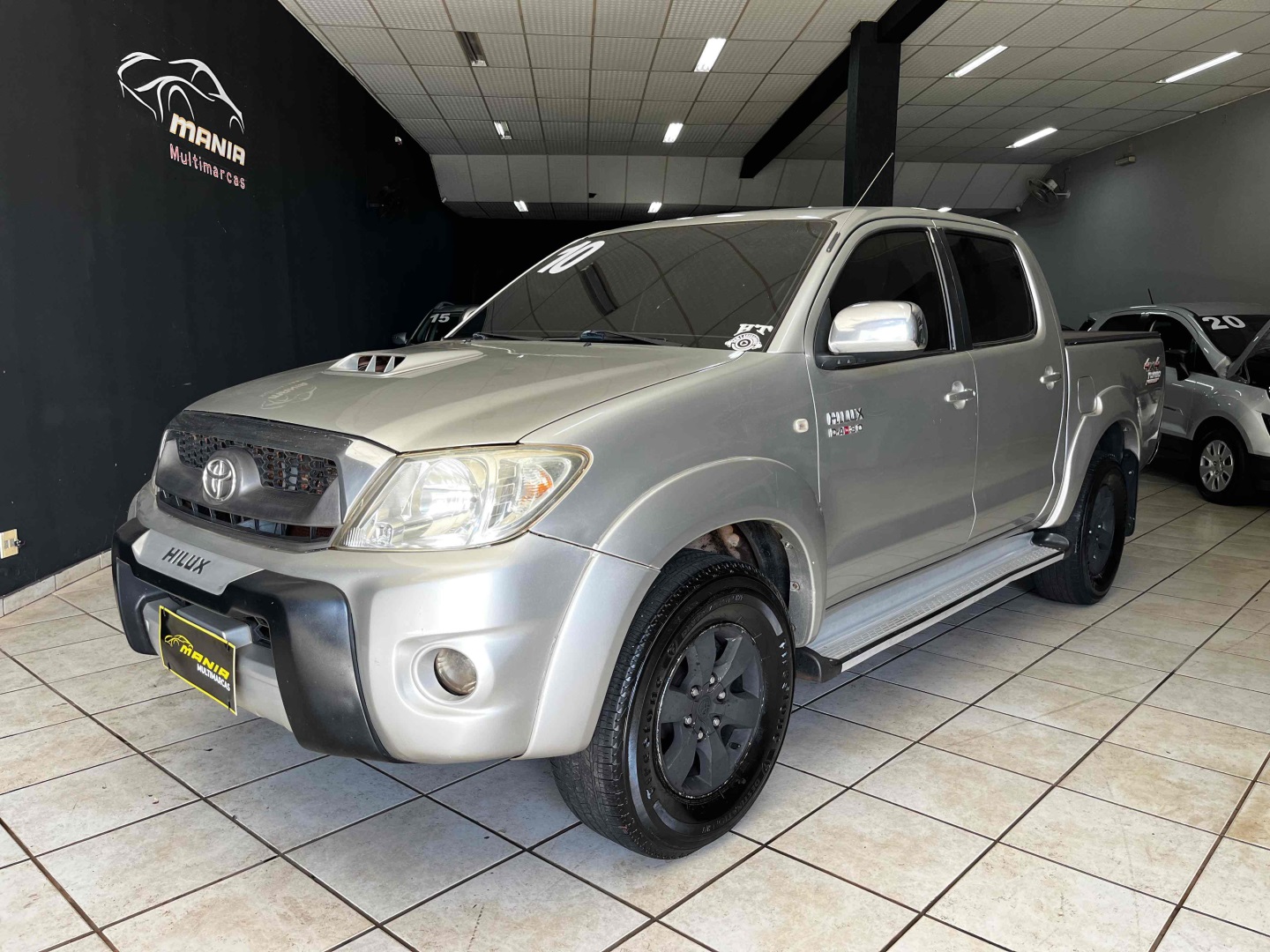 TOYOTA HILUX