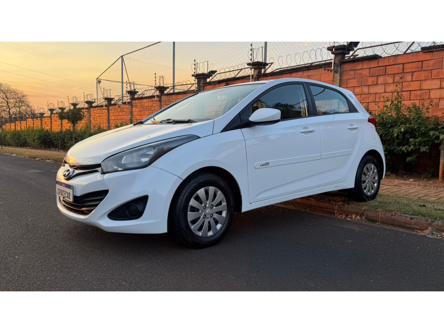 HYUNDAI HB20