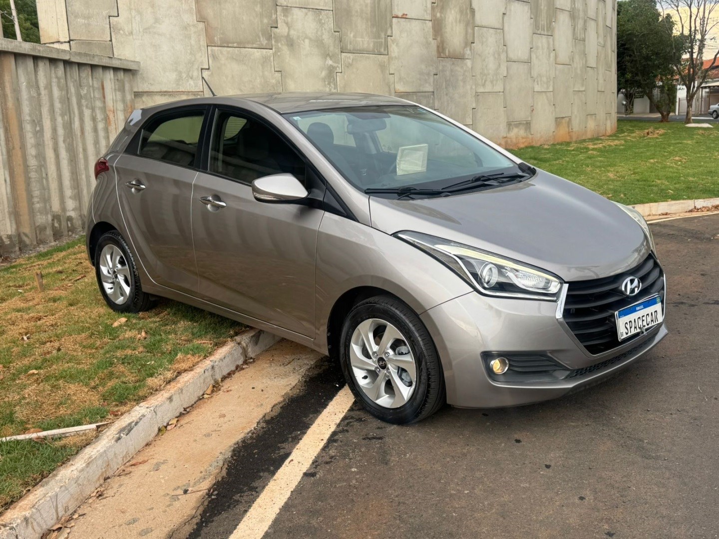HYUNDAI HB20 1.6 PREMIUM 16V FLEX 4P AUTOMÁTICO