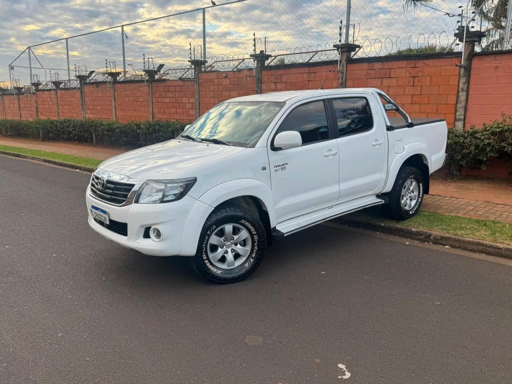 TOYOTA HILUX 2.7 SR 4X2 CD 16V FLEX 4P AUTOMÁTICO