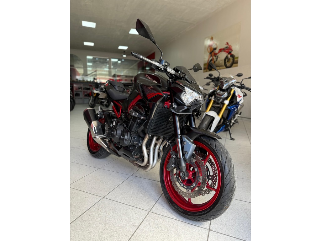 KAWASAKI Z900