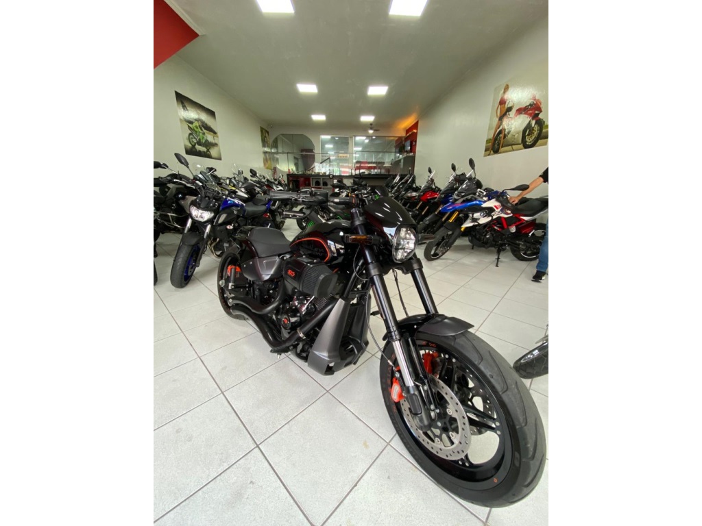 HARLEY-DAVIDSON SOFTAIL FXDR