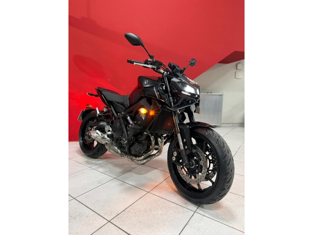 YAMAHA MT-09