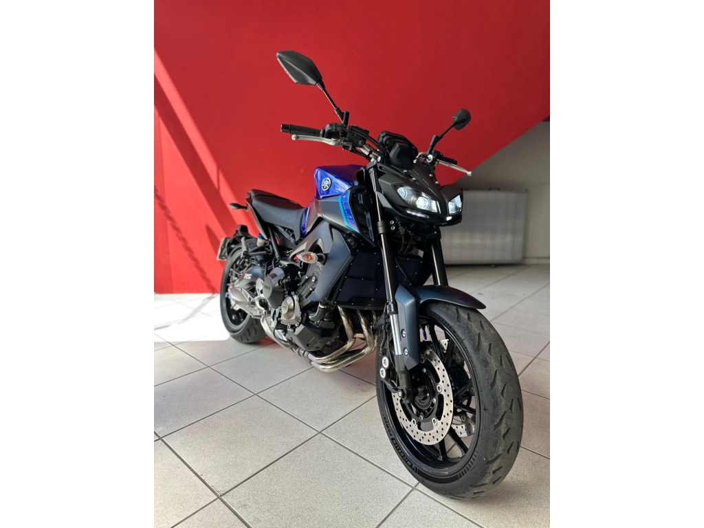 YAMAHA MT-09