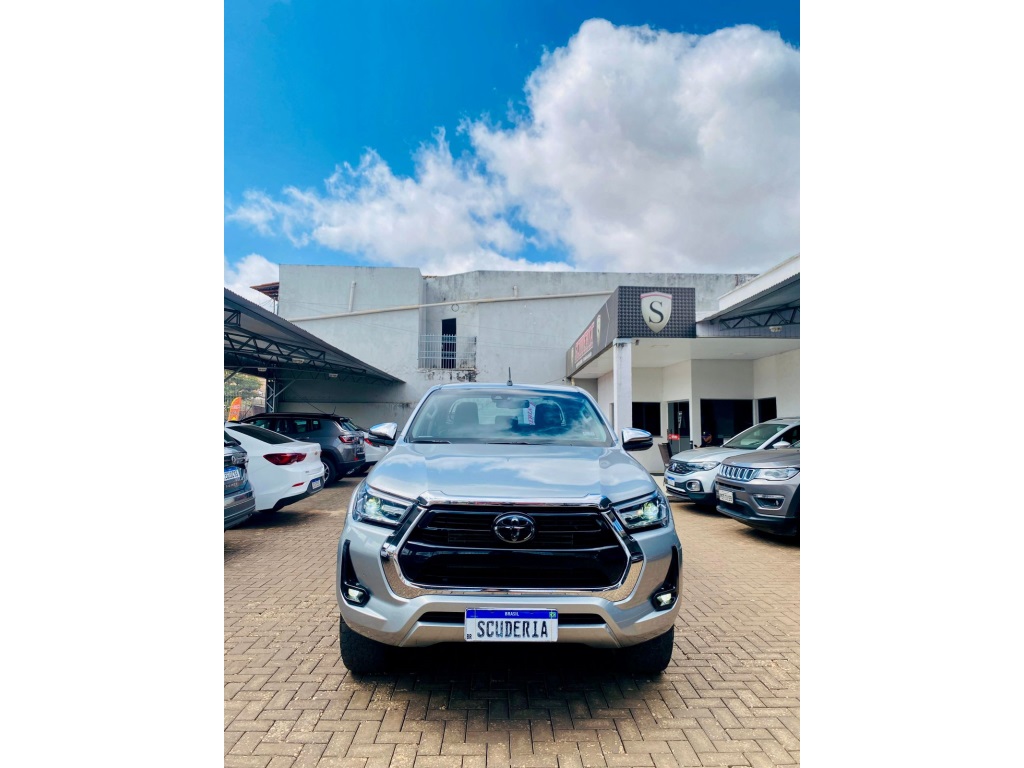 TOYOTA HILUX