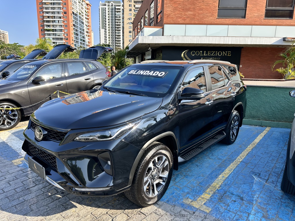 TOYOTA HILUX SW4