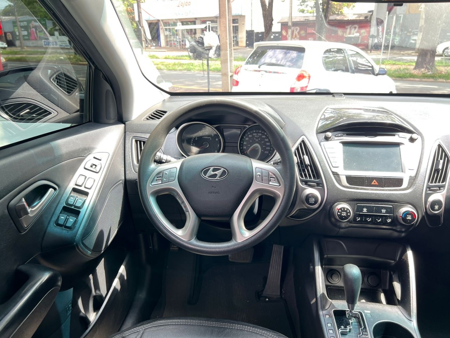 Hyundai ix35 2.0 MPI 4X2 16V Flex 4P Automático - foto 4