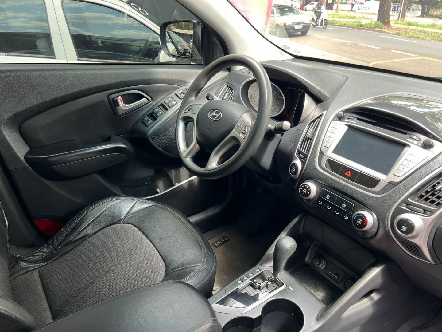 Hyundai ix35 2.0 MPI 4X2 16V Flex 4P Automático - foto 8