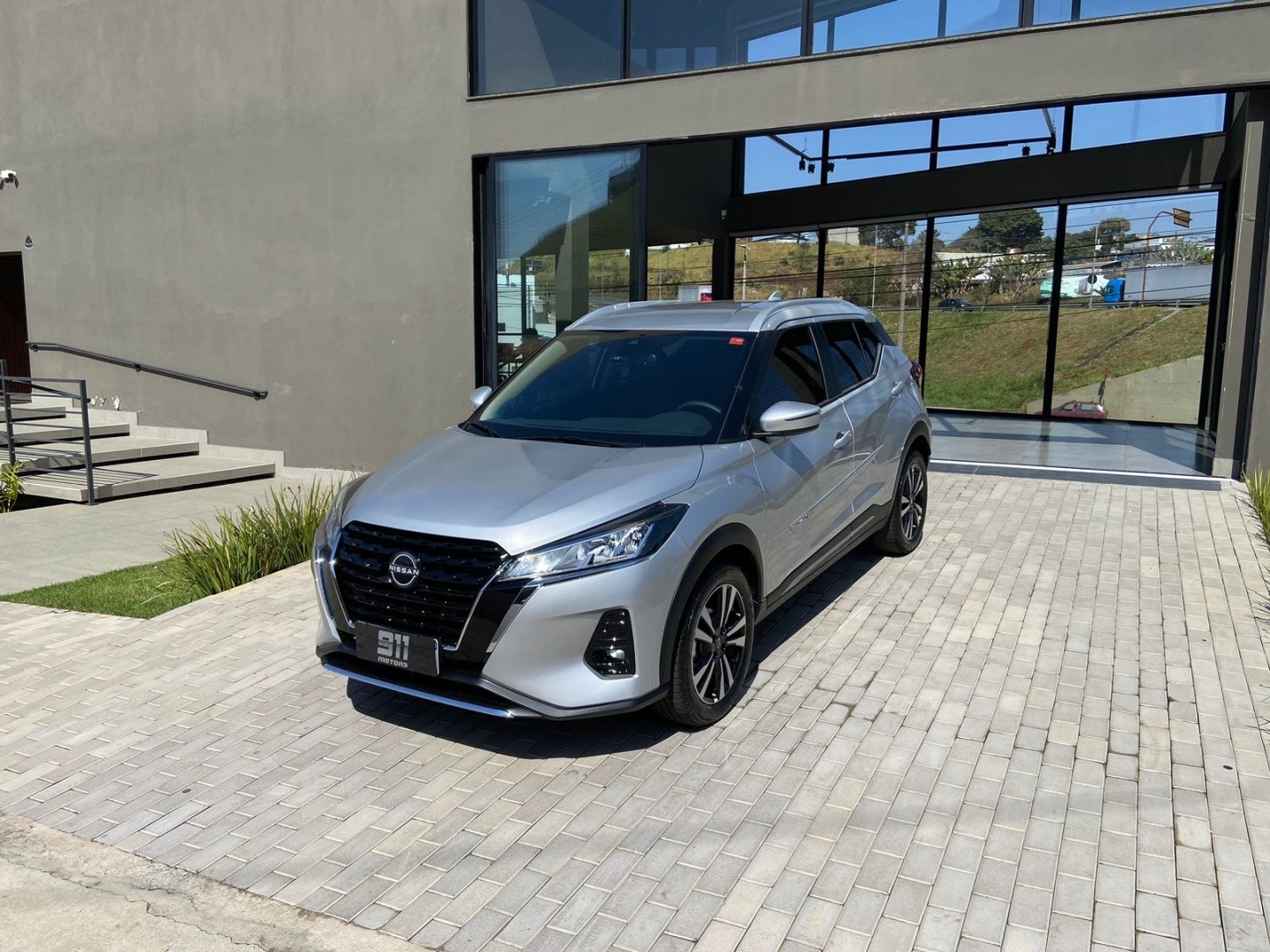 NISSAN KICKS PLAY