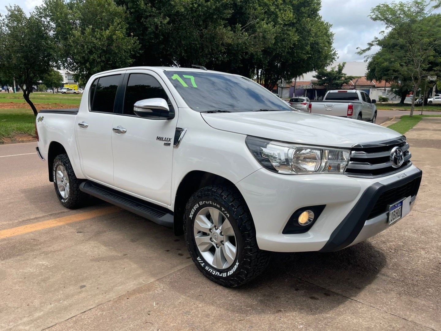 TOYOTA HILUX