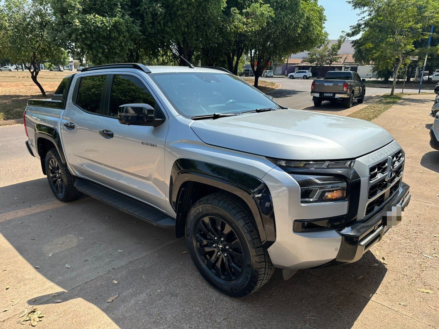MITSUBISHI TRITON