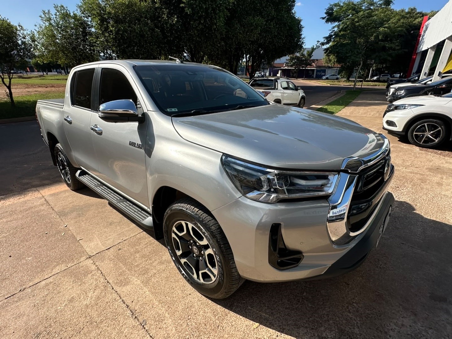 TOYOTA HILUX