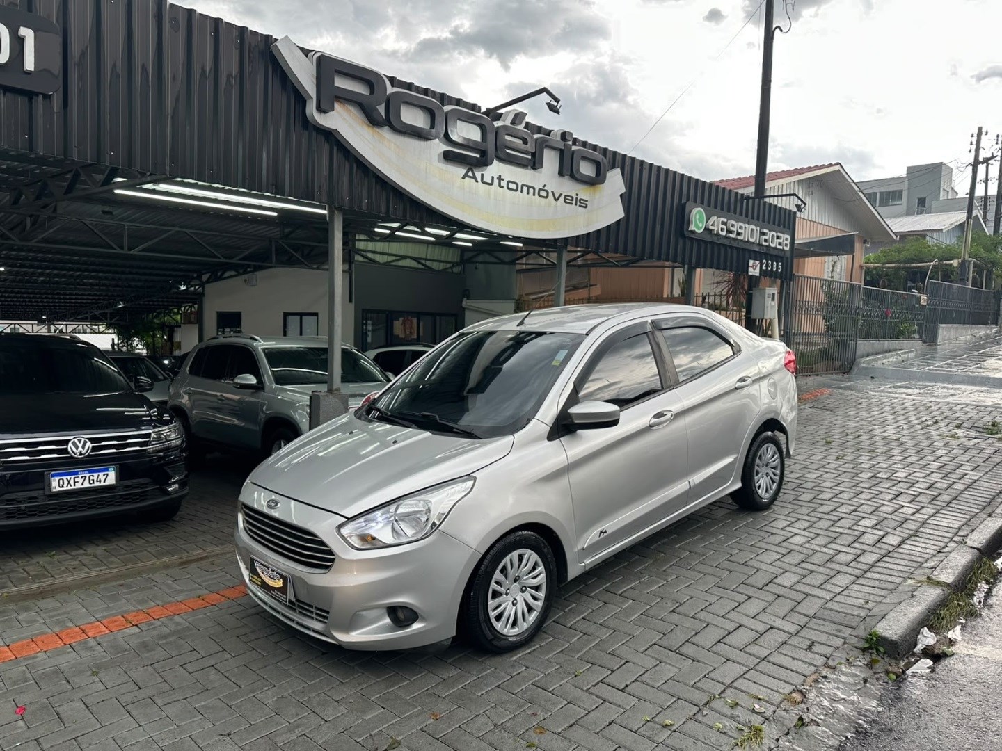 FORD KA SEDAN