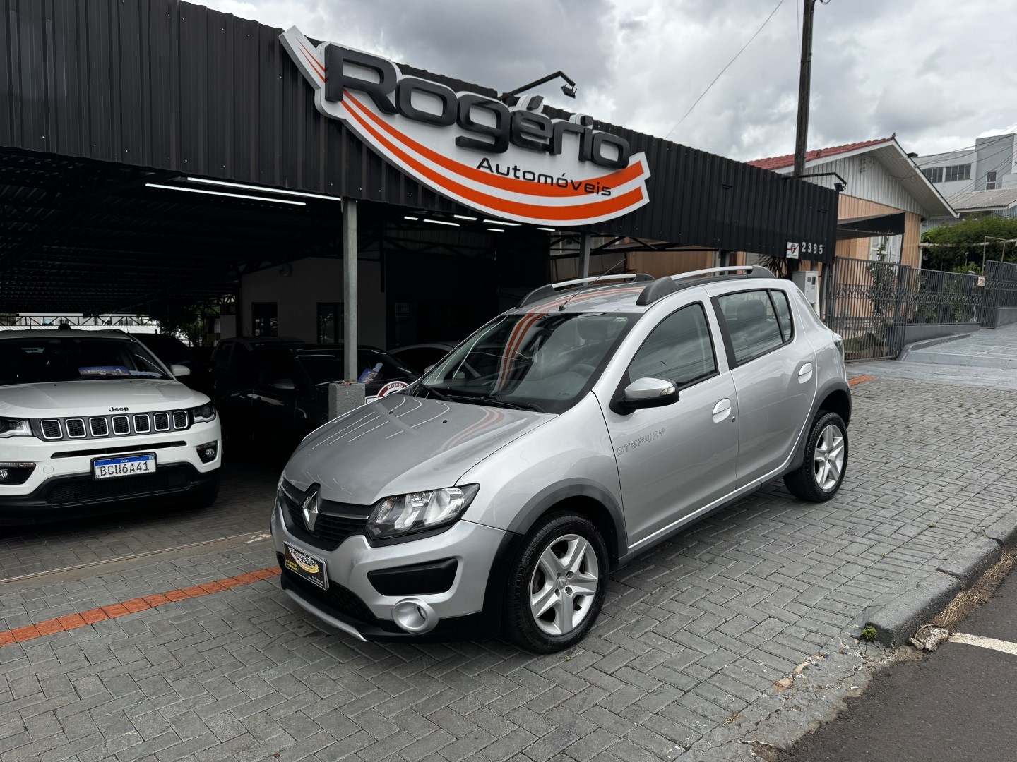 RENAULT SANDERO