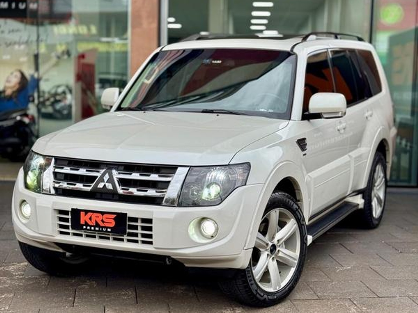 MITSUBISHI PAJERO FULL