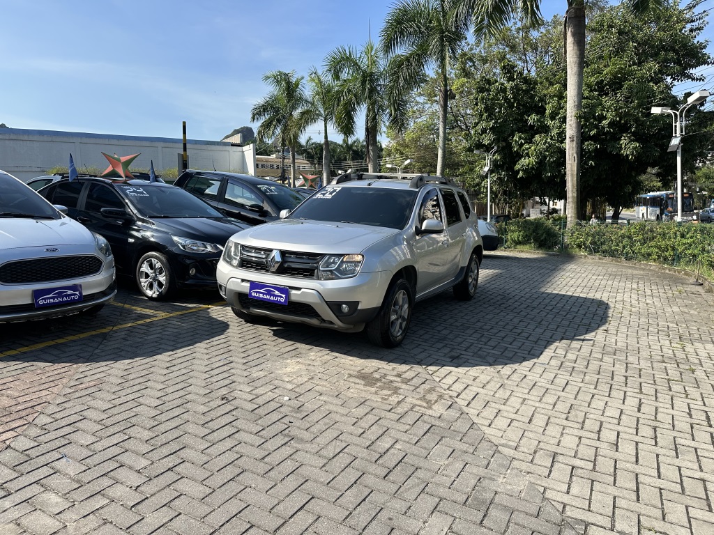 RENAULT DUSTER