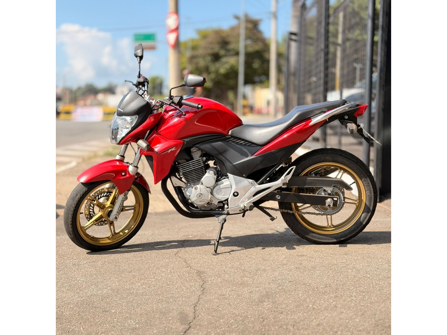 HONDA CB 300R
