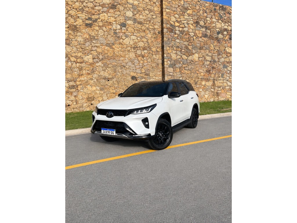 TOYOTA HILUX SW4