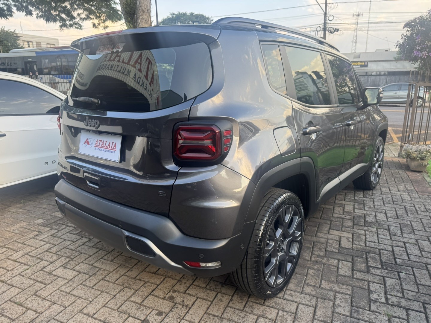 Jeep Renegade 1.3 T270 Turbo Flex S 4X4 - foto 4