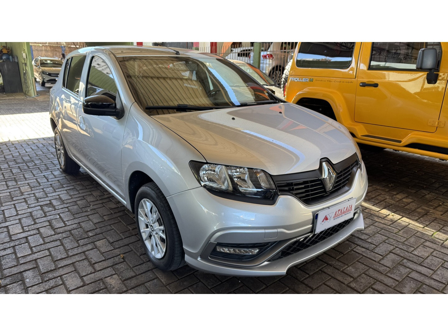 RENAULT SANDERO