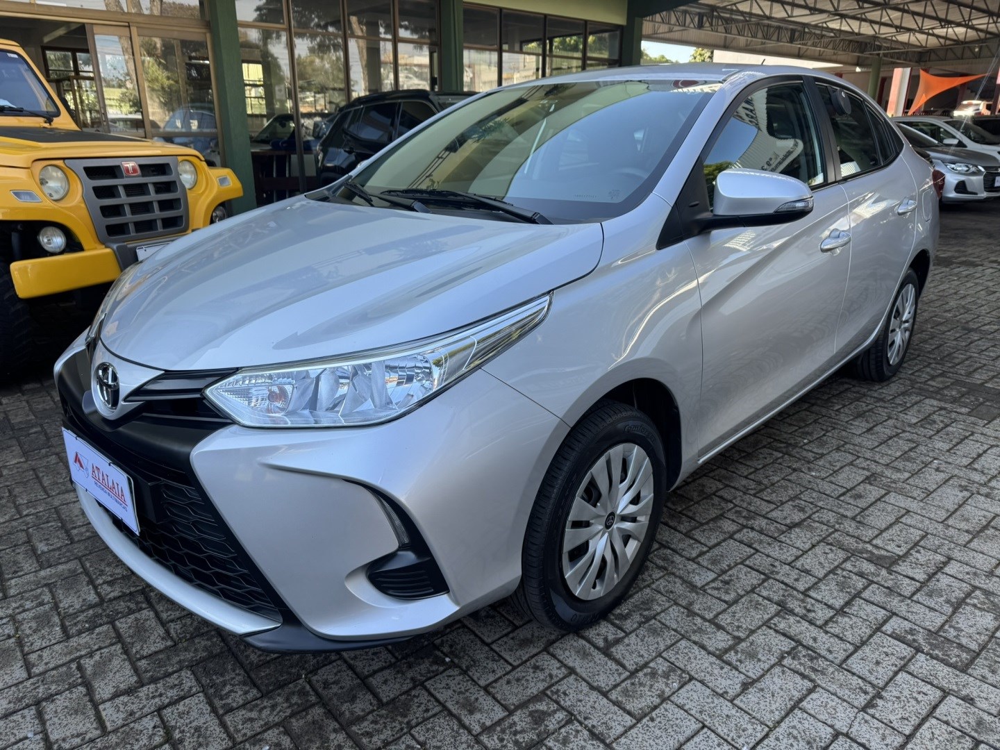 TOYOTA YARIS