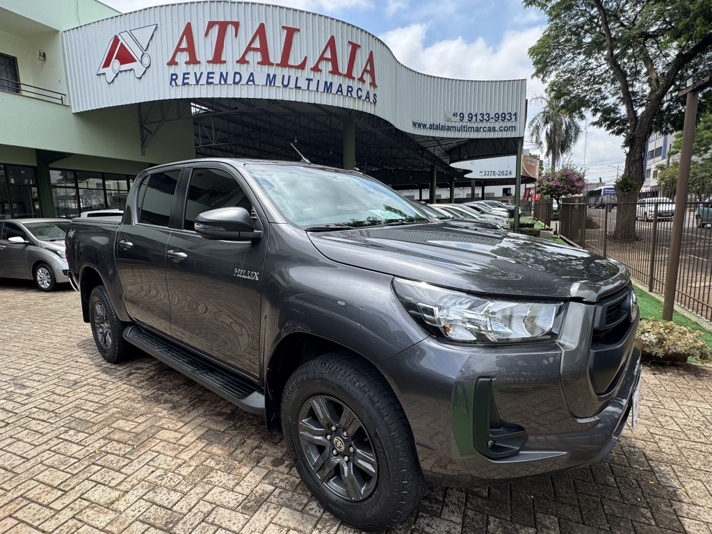 TOYOTA HILUX