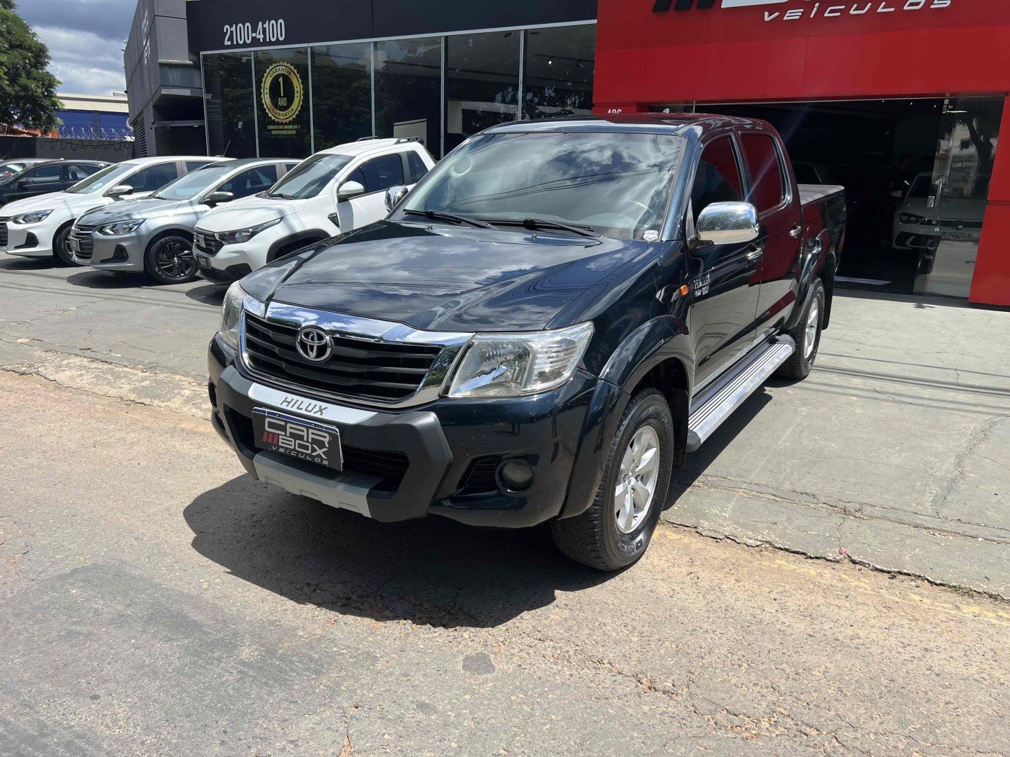 TOYOTA HILUX