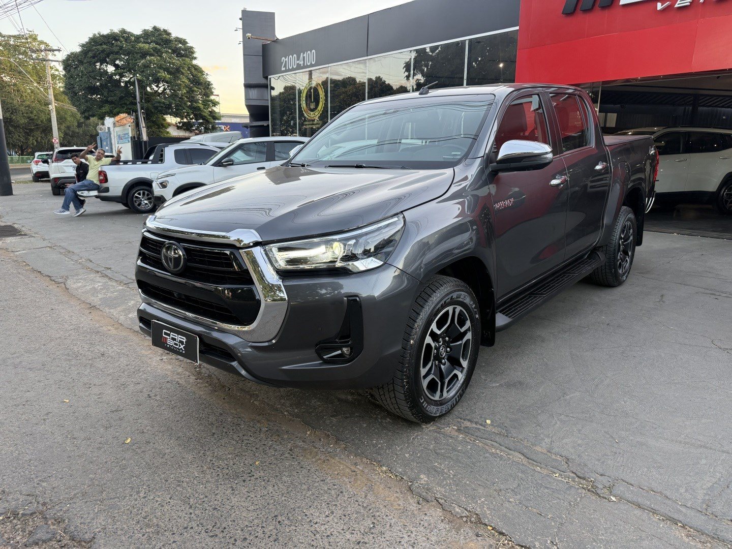 TOYOTA HILUX