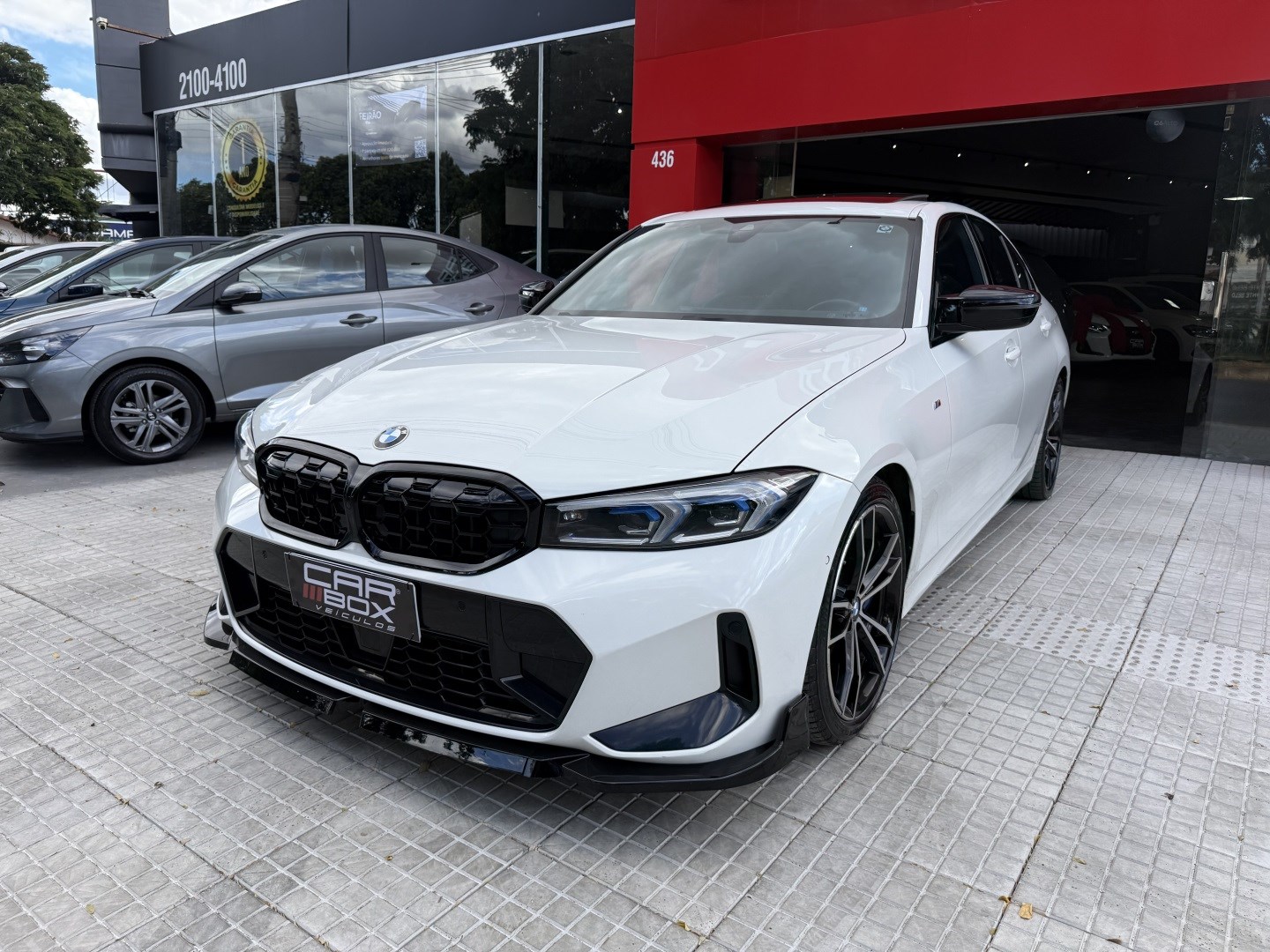 BMW 320i