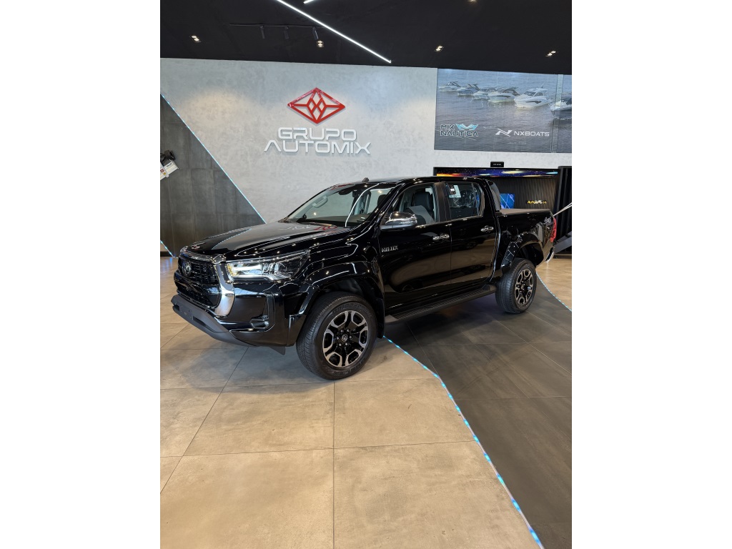 TOYOTA HILUX 2.8 D-4D TURBO DIESEL CD SRX PLUS 4X4 AUTOMÁTICO