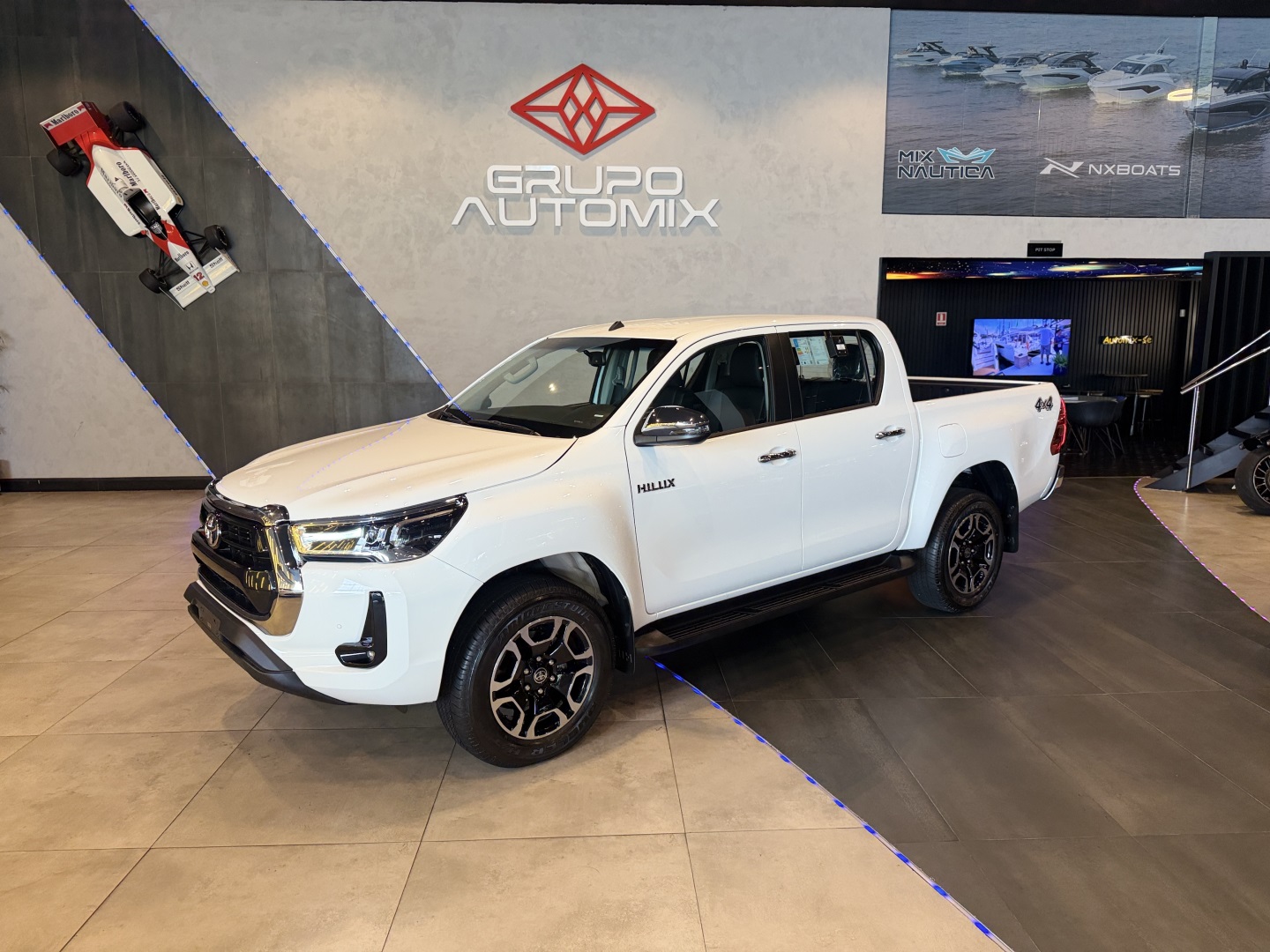 TOYOTA HILUX 2.8 D-4D TURBO DIESEL CD SRV 4X4 AUTOMÁTICO