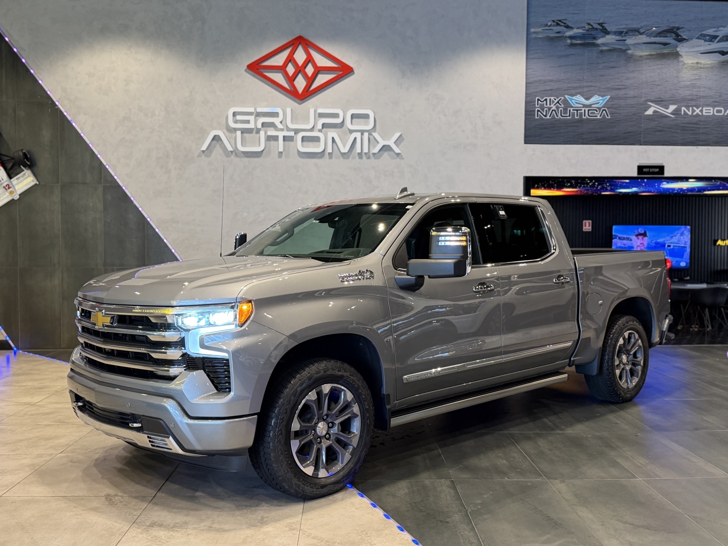 CHEVROLET SILVERADO 5.3 V8 GASOLINA 1500 HIGH COUNTRY 4X4 AUTOMÁTICO