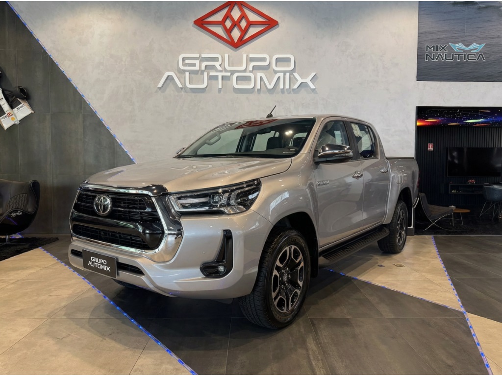 TOYOTA HILUX 2.8 D-4D TURBO DIESEL CD SRX 4X4 AUTOMÁTICO