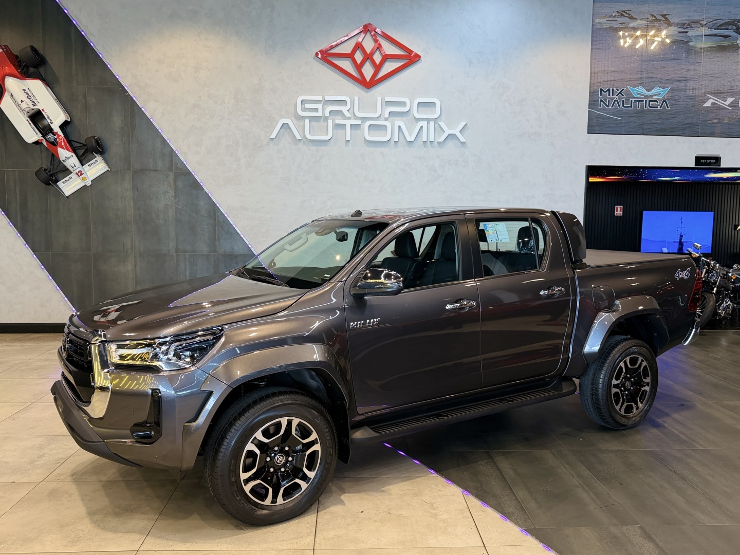 TOYOTA HILUX 2.8 D-4D TURBO DIESEL CD SRX 4X4 AUTOMÁTICO