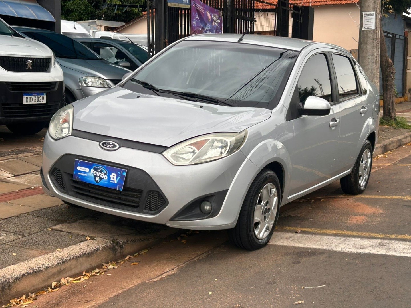 FORD FIESTA 1.6 ROCAM SEDAN 8V FLEX 4P MANUAL