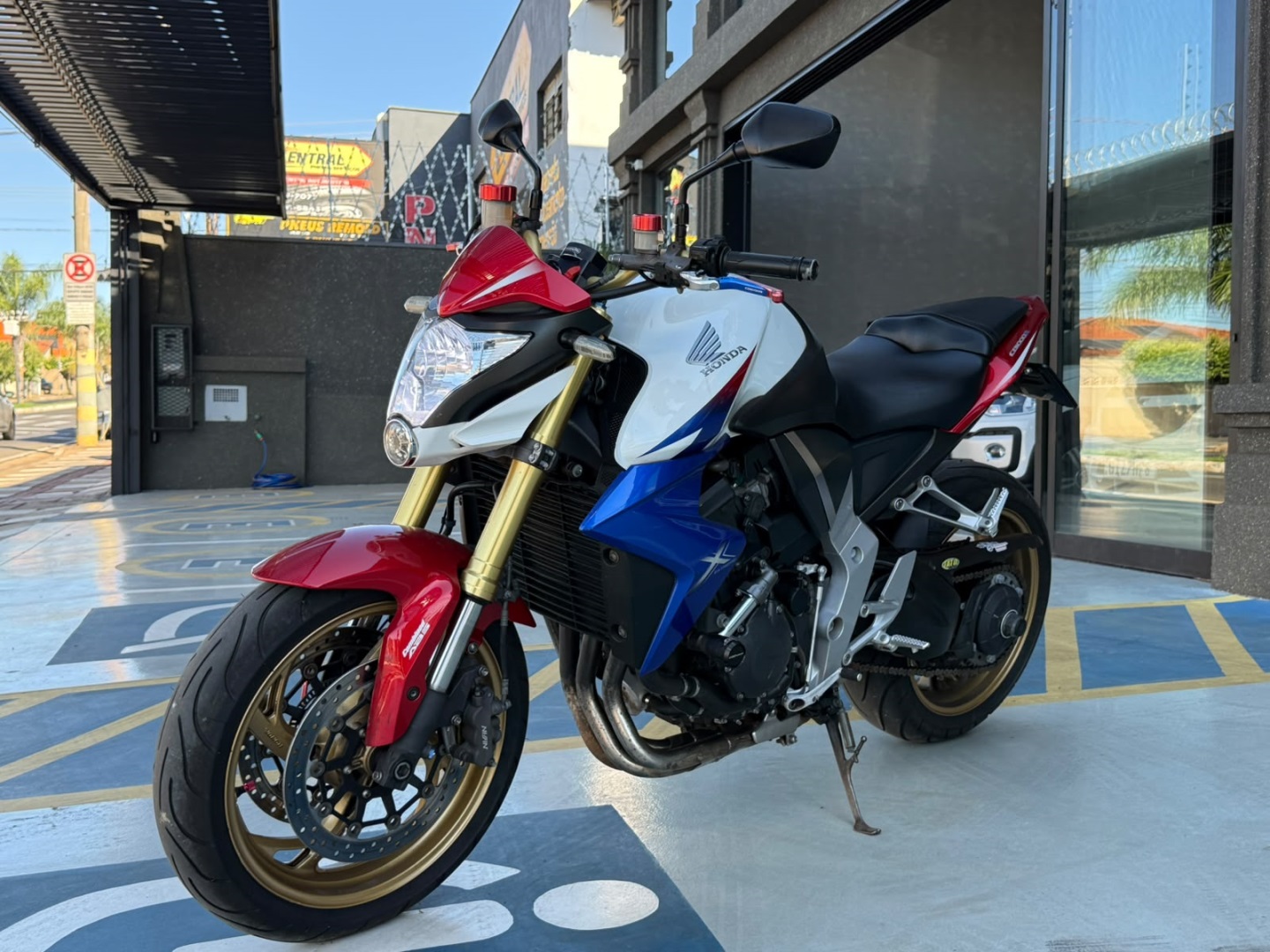HONDA CB 1000R