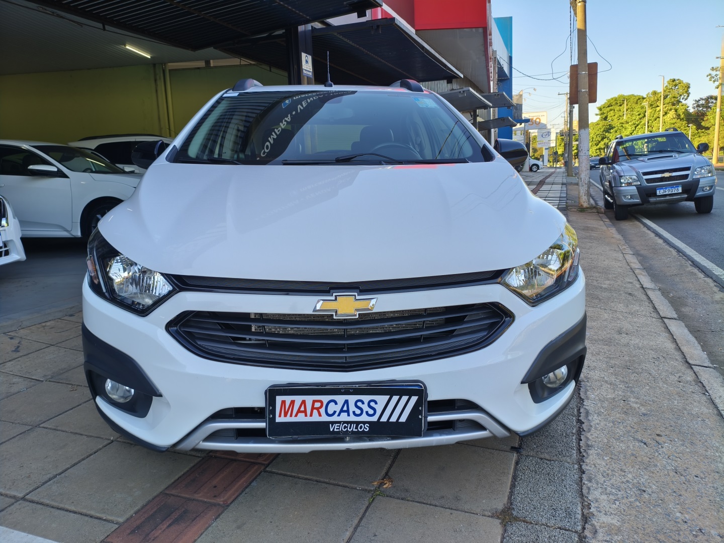 CHEVROLET ONIX 1.4 MPFI ACTIV 8V FLEX 4P AUTOMÁTICO