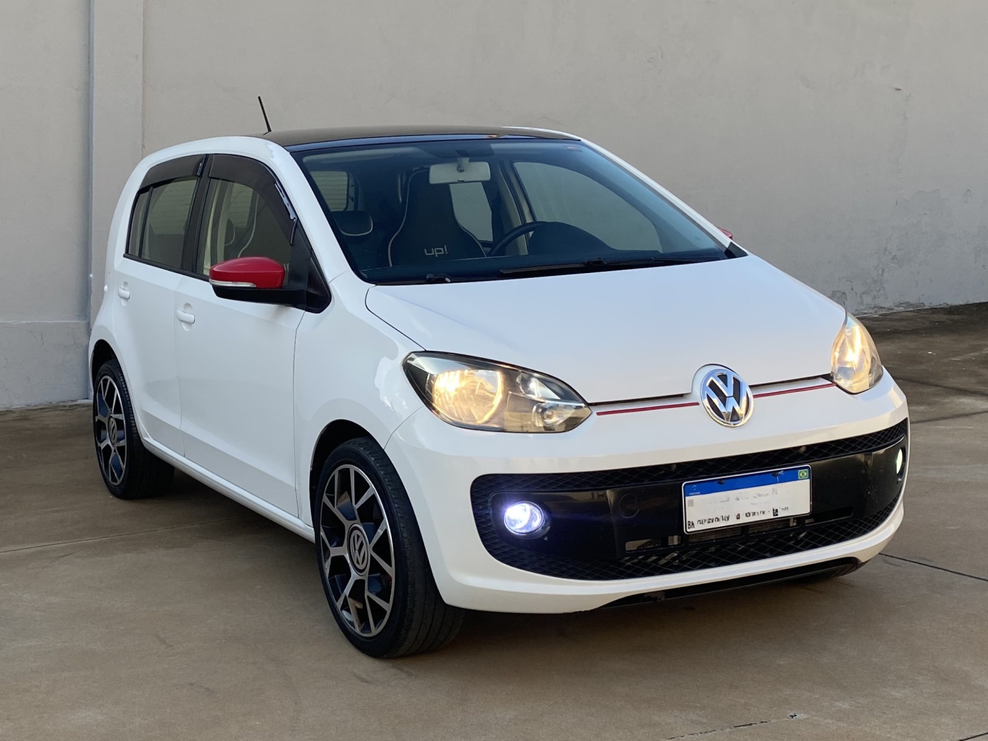 VOLKSWAGEN UP