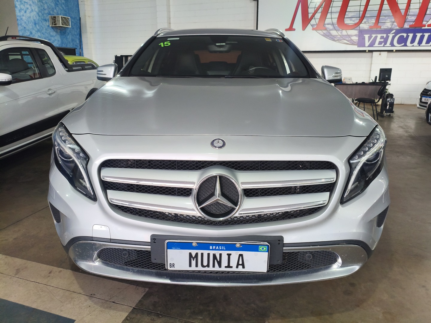 MERCEDES-BENZ GLA 200