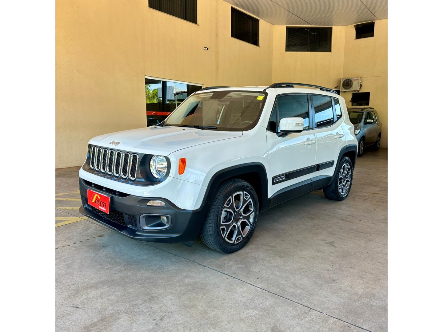 JEEP RENEGADE 1.8 16V FLEX LONGITUDE 4P AUTOMÁTICO