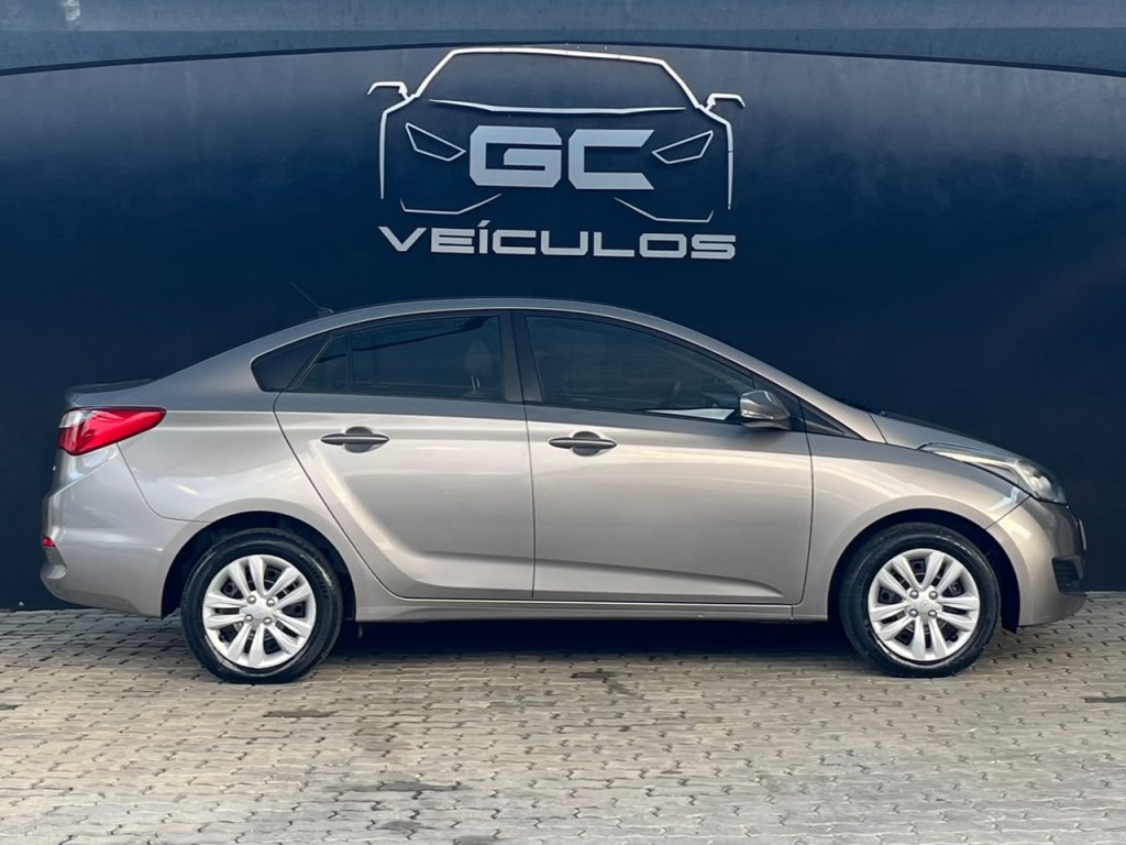 Hyundai HB20S 1.6 Comfort Plus 16V Flex 4P Automático - foto 3