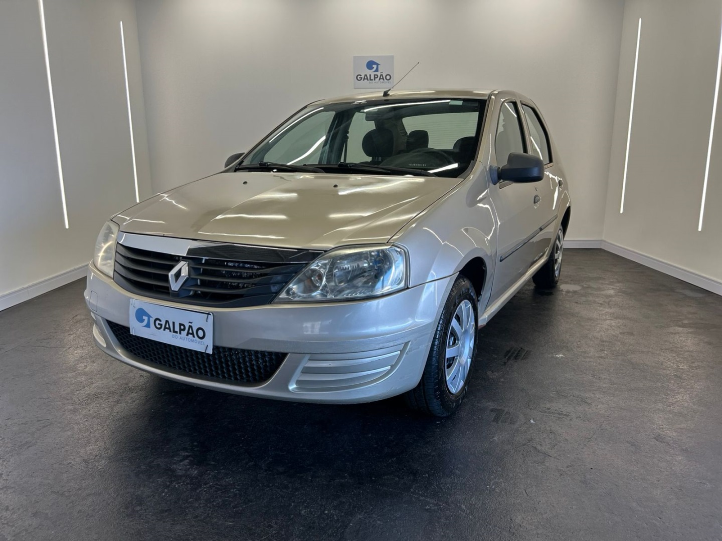 RENAULT LOGAN