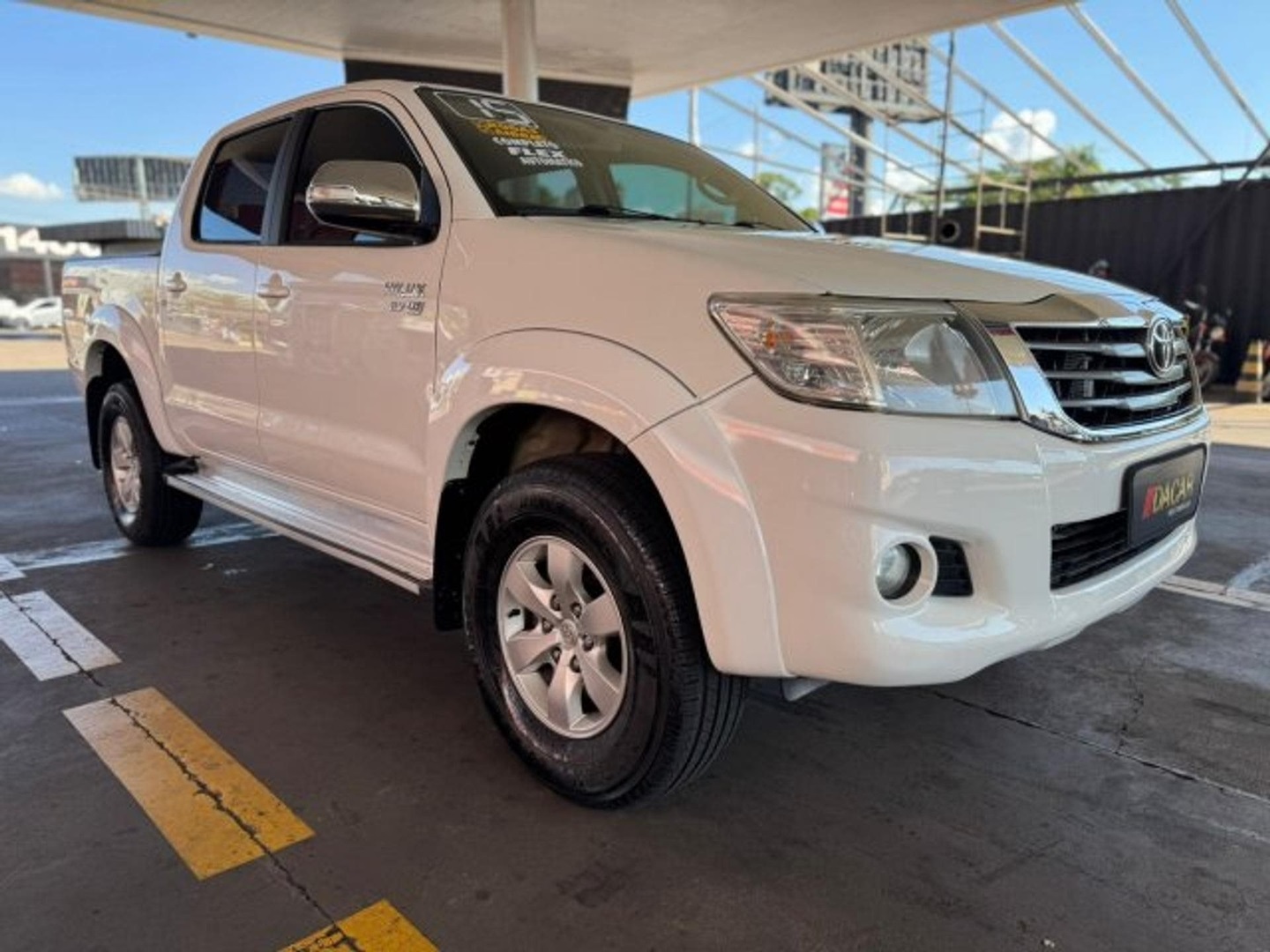 TOYOTA HILUX