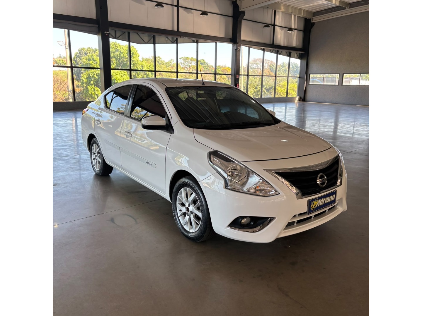 NISSAN VERSA