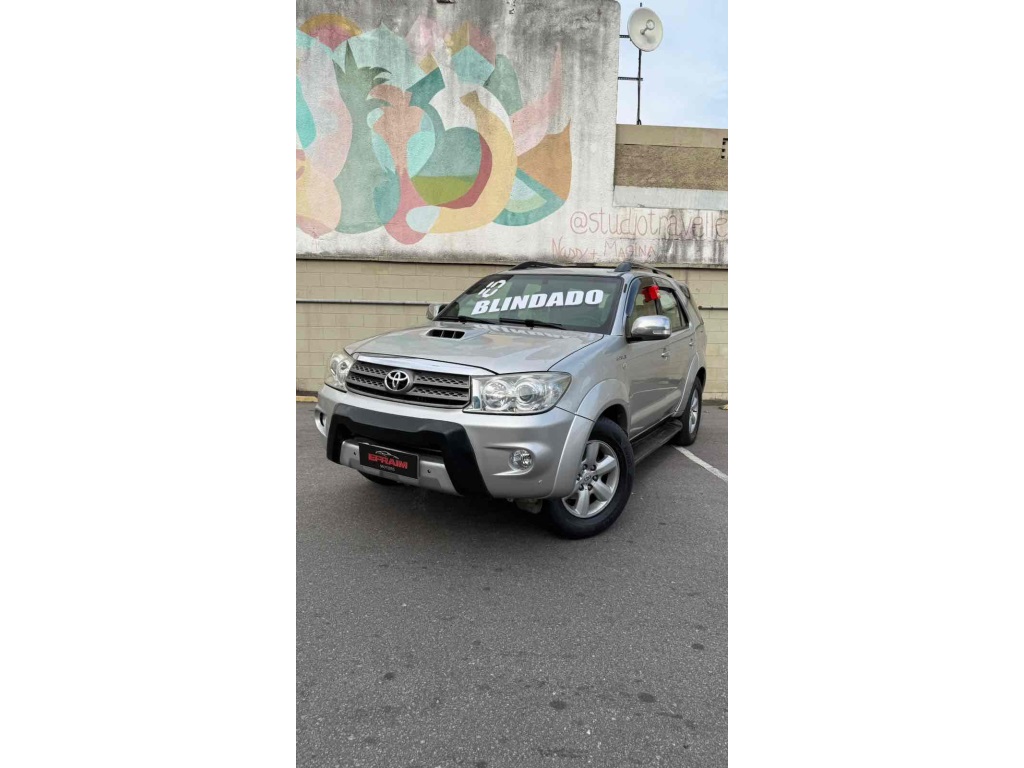 TOYOTA HILUX SW4